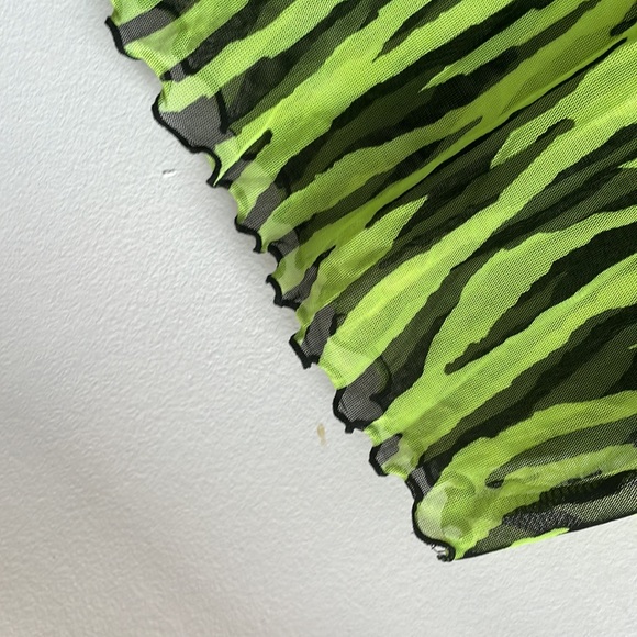 Lime green stretchy dress - Picture 3 of 3